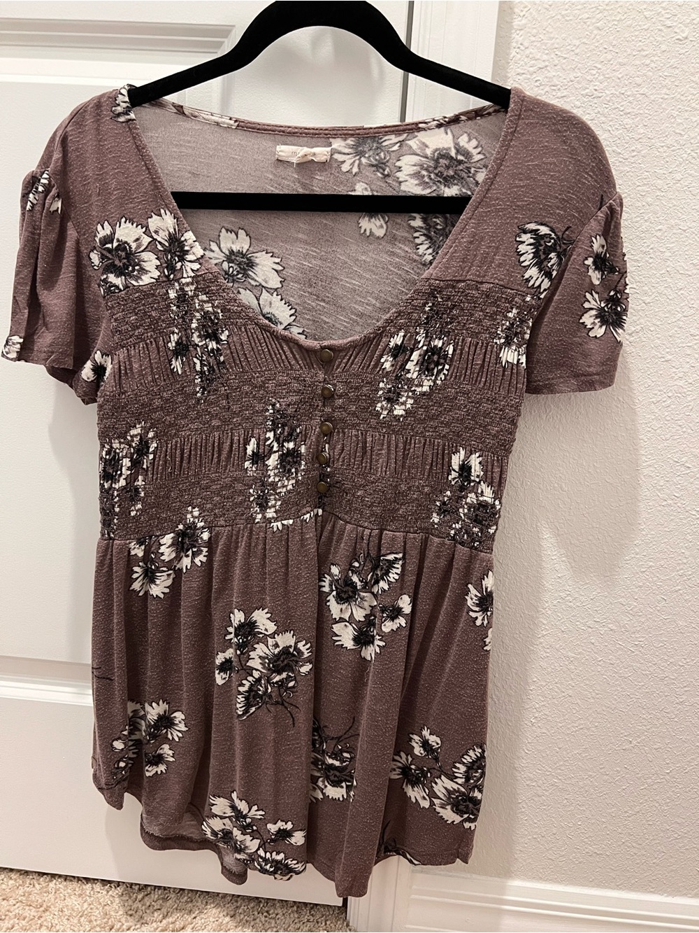 Maurices Mauve Floral Smocked V Neck Flutter Sleeve Blouse Top Size M